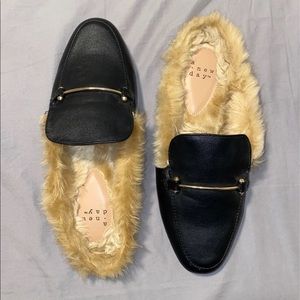 Womens Loafers with faux fur size 8 1/2